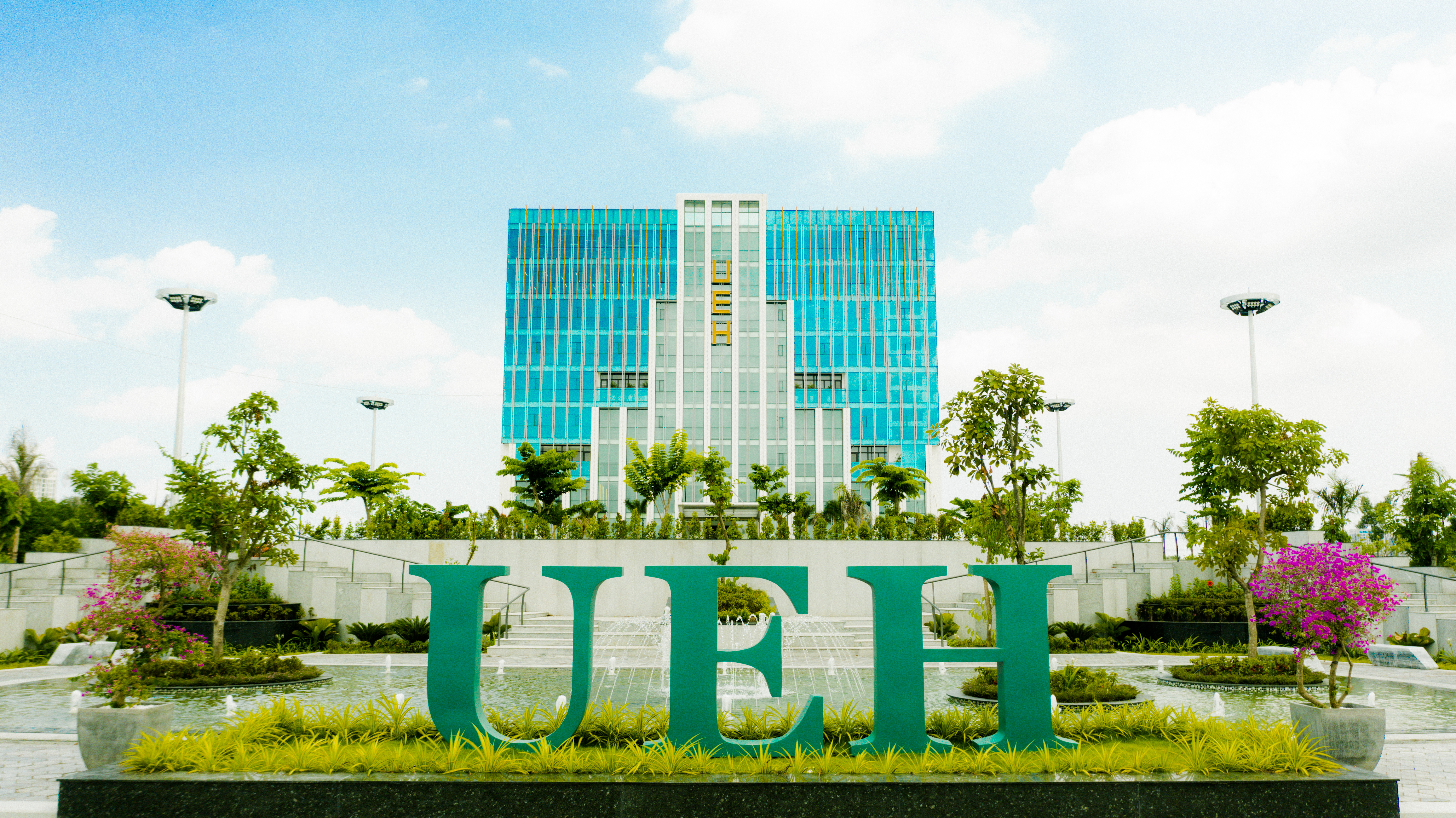 UEH Việt Nam
